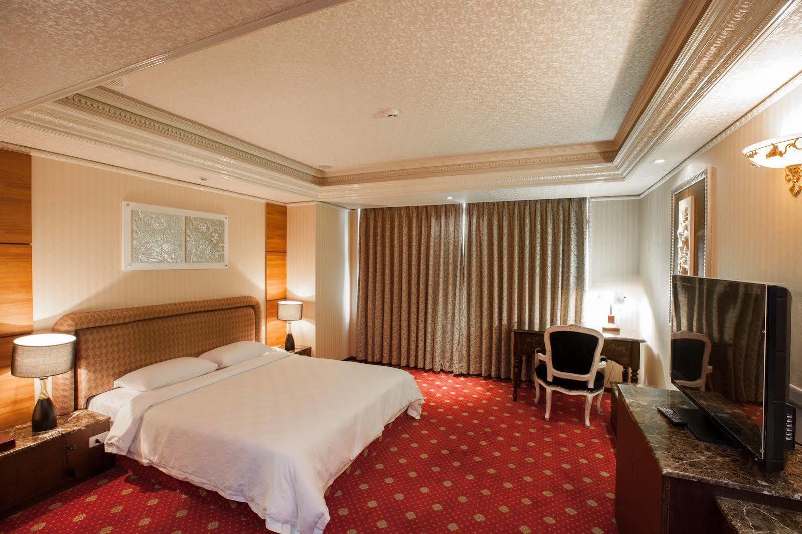 Mila Hotel Taichung Exterior foto