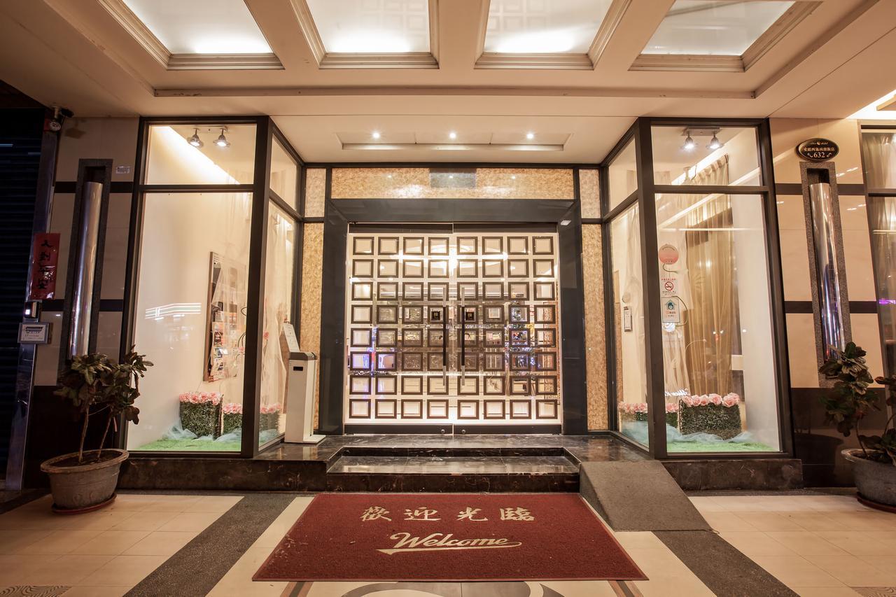 Mila Hotel Taichung Exterior foto